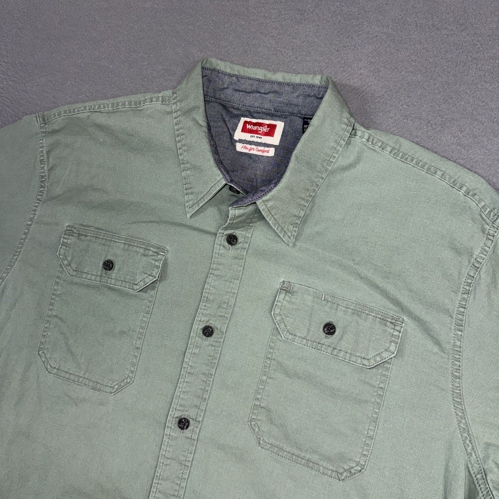 Wrangler Shirt Mens XL Green Relaxed Fit Sun Washed Button Up Short Sleeve Work